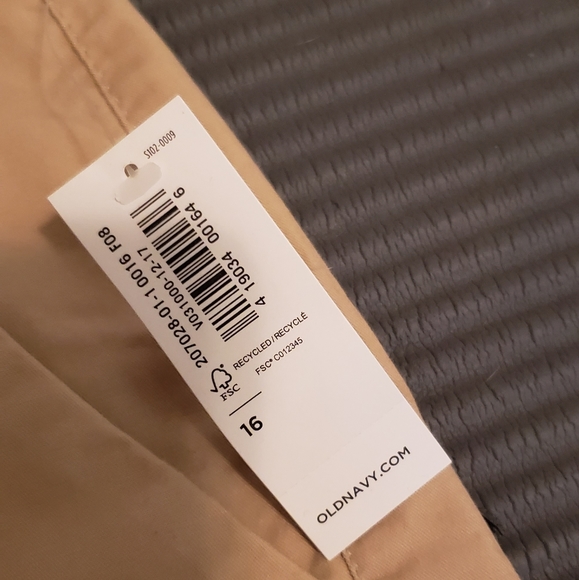 Old Navy Shorts - Picture 2 of 3